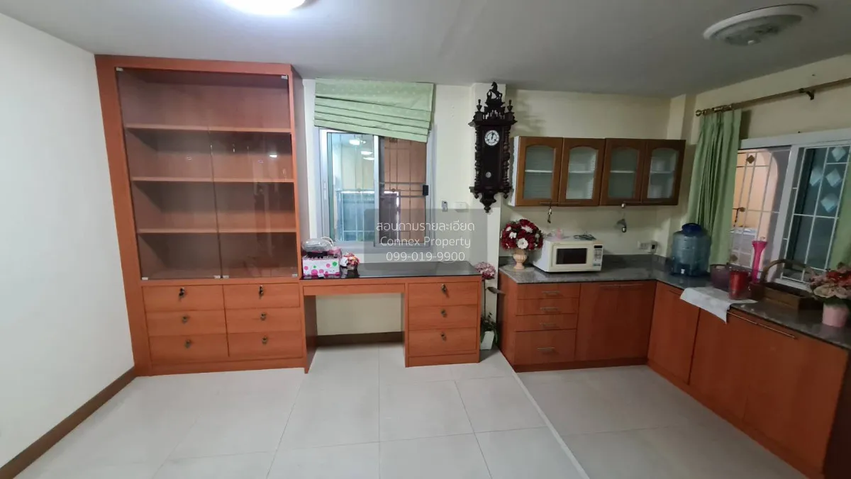 For Sale Townhouse/Townhome  , Baan Sasiwan Pinklao , corner unit
