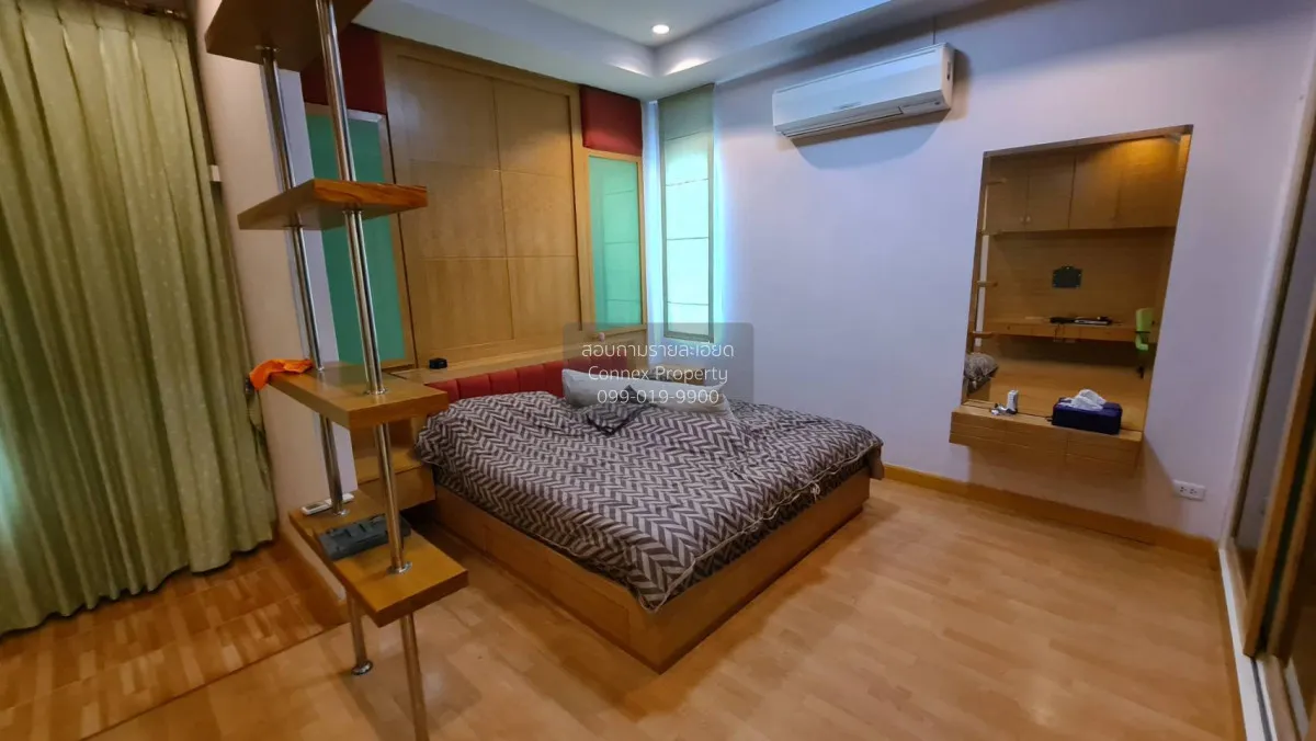 For Sale Townhouse/Townhome  , Baan Sasiwan Pinklao , corner unit