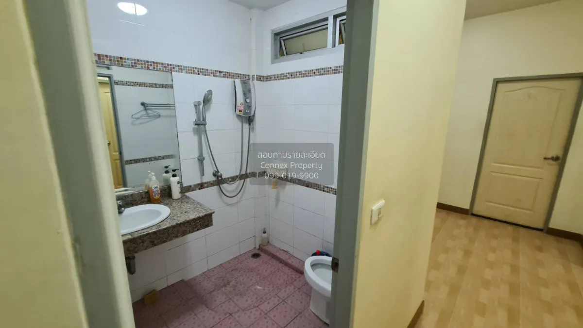For Sale Townhouse/Townhome  , Baan Sasiwan Pinklao , corner unit