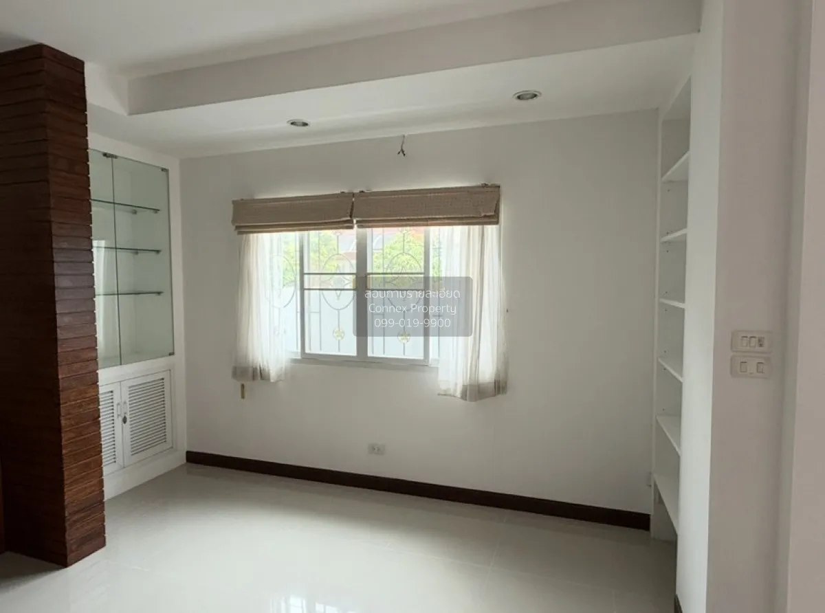 For Sale Townhouse/Townhome  , Ratirom Ville , corner unit , newl