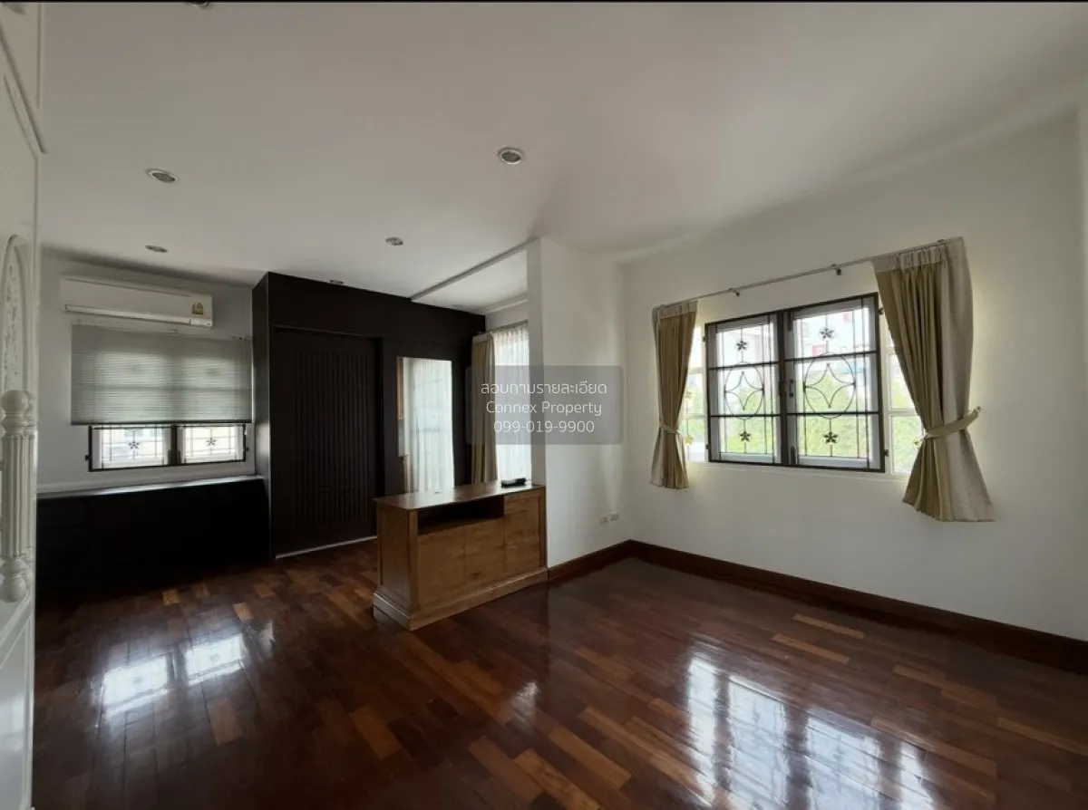 For Sale Townhouse/Townhome  , Ratirom Ville , corner unit , newl