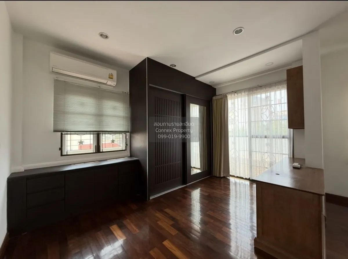 For Sale Townhouse/Townhome  , Ratirom Ville , corner unit , newl