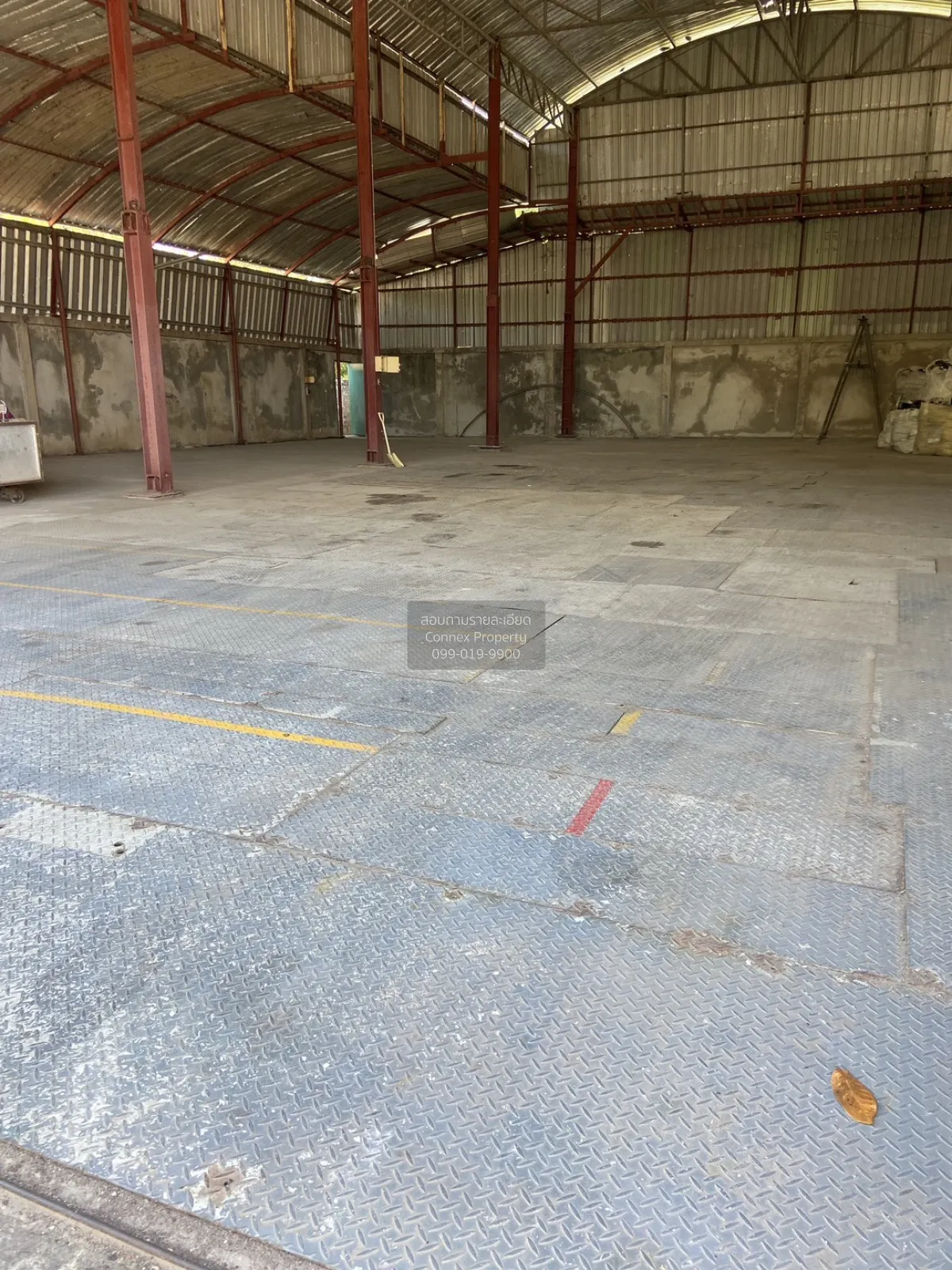 For Sale: Land with House & Ror Ngor 4 (105) Warehouse – Sriracha