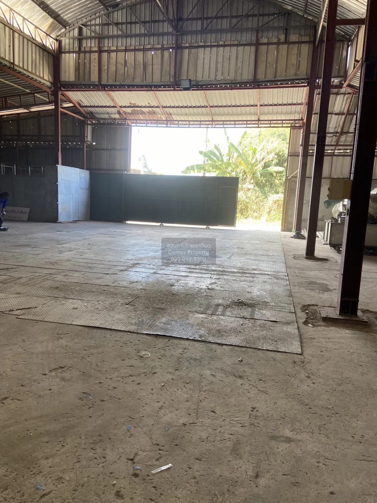 For Sale: Land with House & Ror Ngor 4 (105) Warehouse – Sriracha