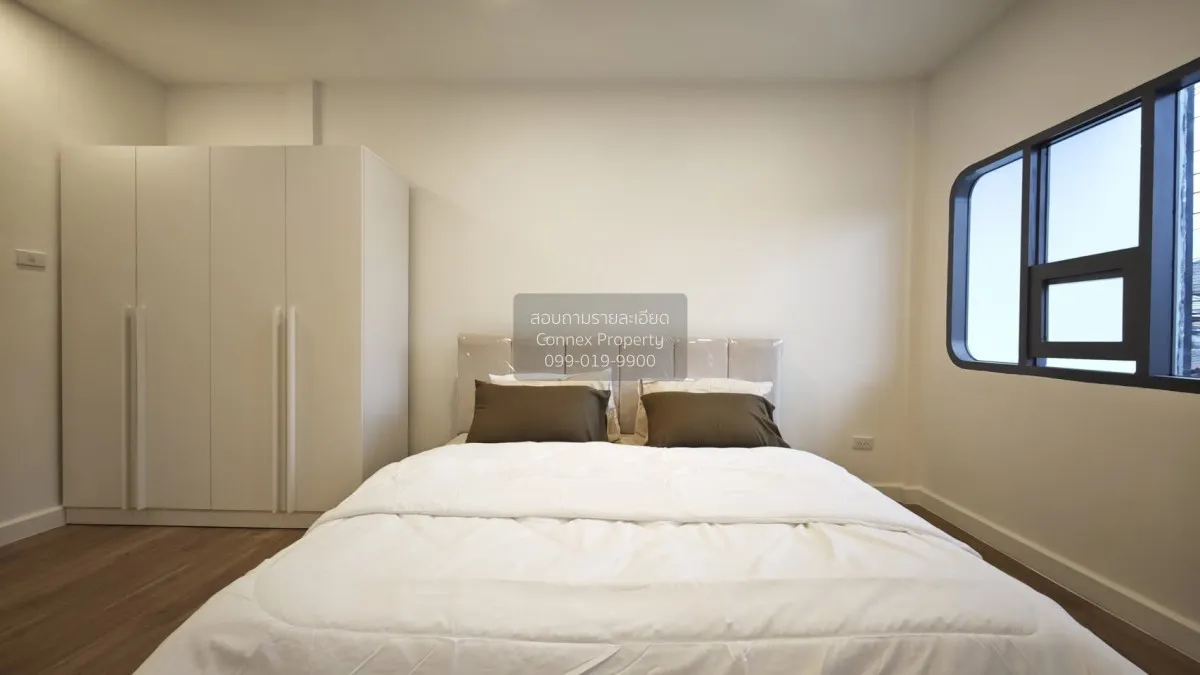For Rent 2-story townhouse on the main road, Chokchai 4 Soi 55 , 