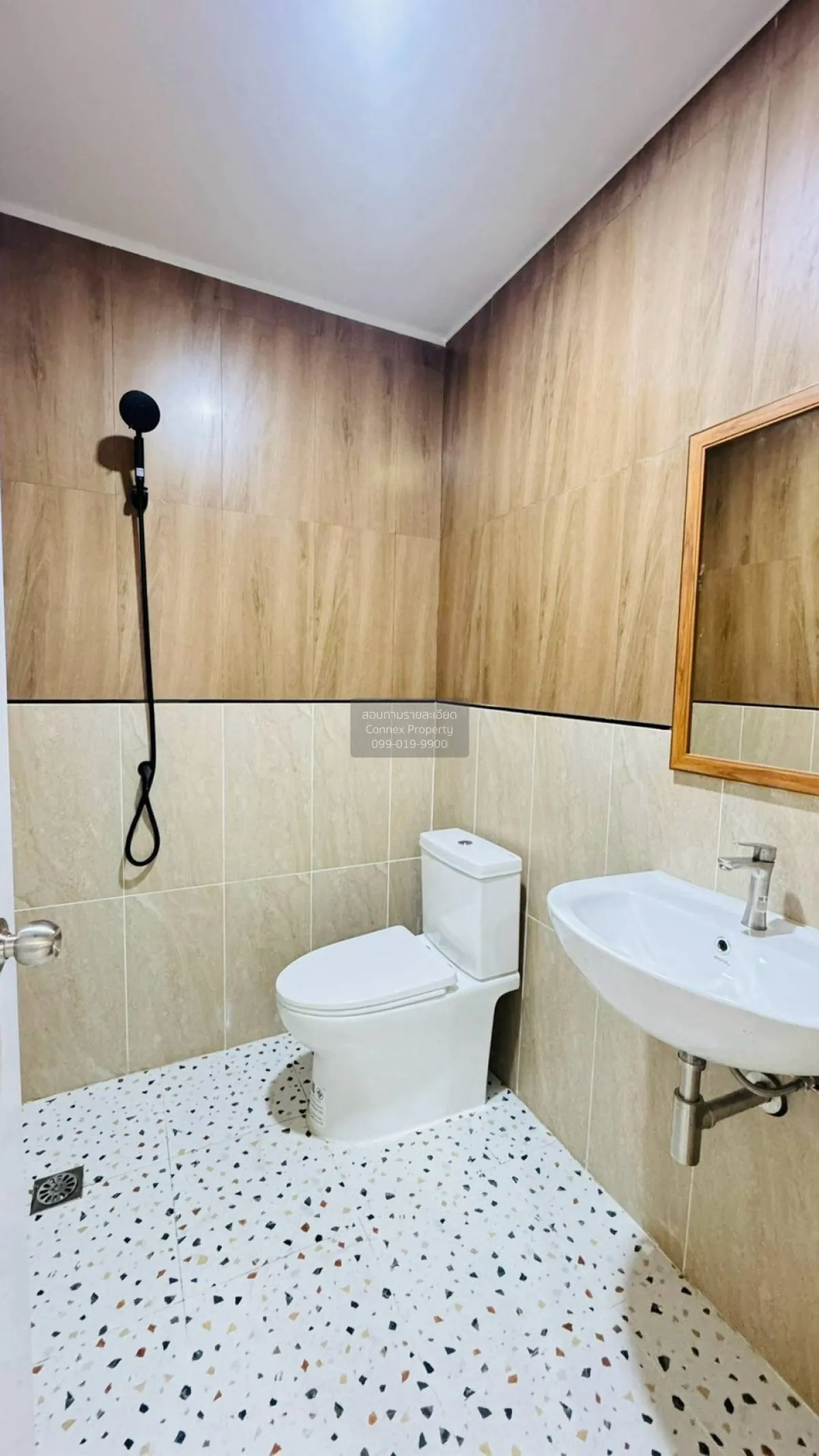 ขายทาวน์เฮ้าส์/ทาวน์โฮม  บ้านปิยวรารมย์ 1 รีโนเวทใหม่ บางบัวทอง บ