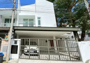 For Rent Townhouse/Townhome  , Merit Grand Donmuang , Si Kan , Don Mueang , Bangkok , CX-172188