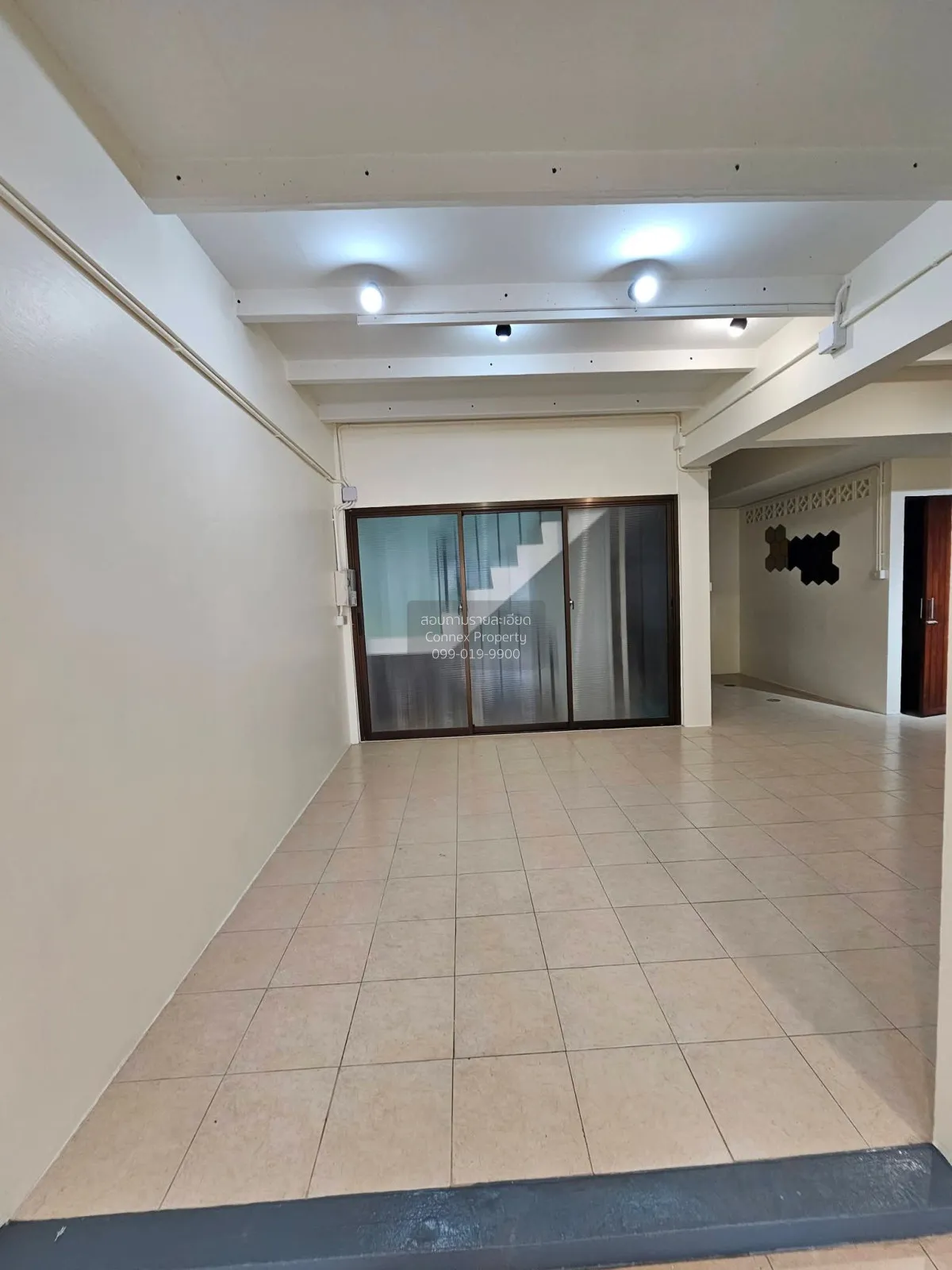 For Rent Commercial townhouse , Phaholyothin 69/1 , newly renovat 3