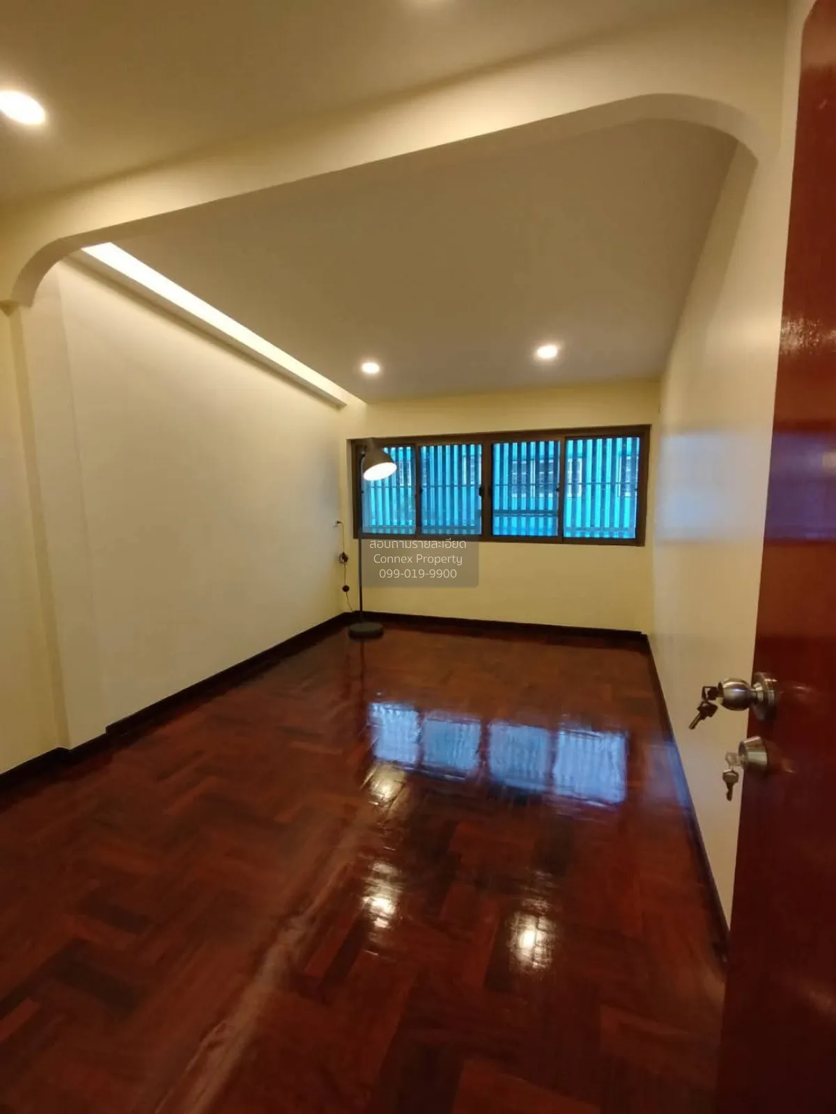 For Rent Commercial townhouse , Phaholyothin 69/1 , newly renovat