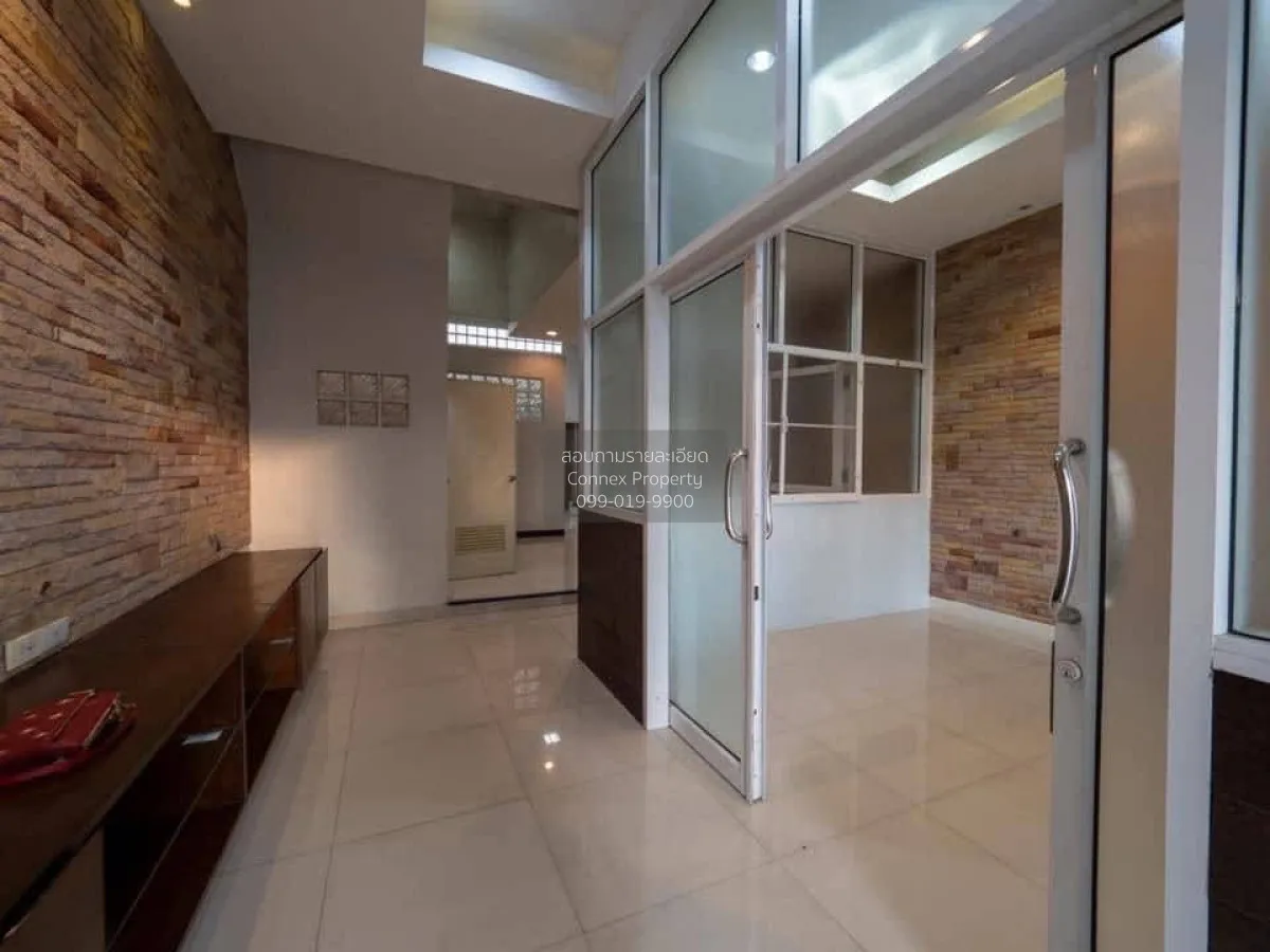 For Rent 3-story home office, Sukhumvit 93, Soi Phueng Mee 9 , Ba 2