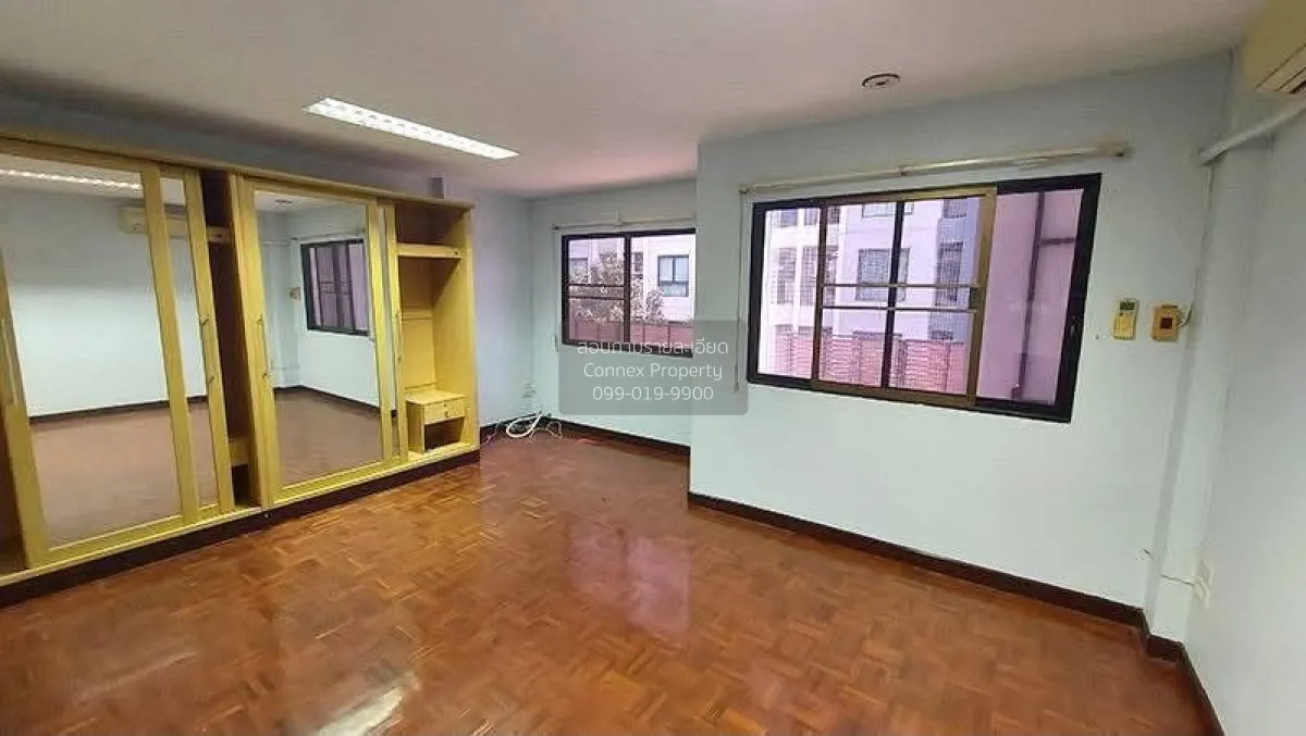 For Rent 3-story home office, Sukhumvit 93, Soi Phueng Mee 9 , Ba