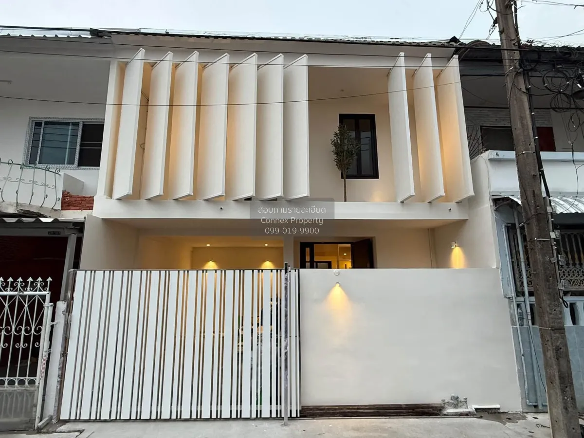 ขายขายทาวน์โฮมโมเดิร์น,ลาดพร้าว 41 รีโนเวทใหม่  แขวงจันทรเกษม เขต 1