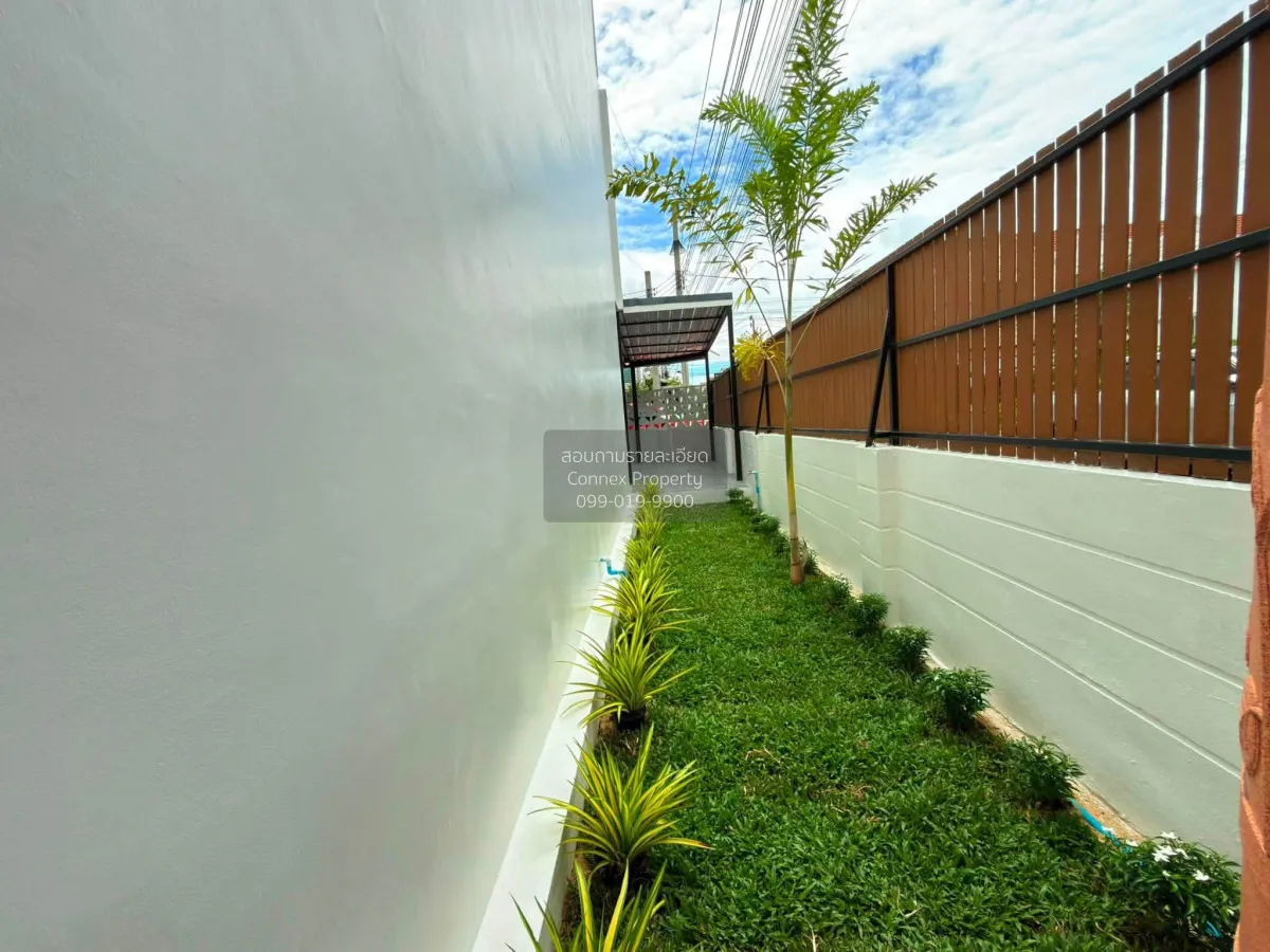 For Sale Townhouse/Townhome  , Suanluang Ville 5 , corner unit ,  3