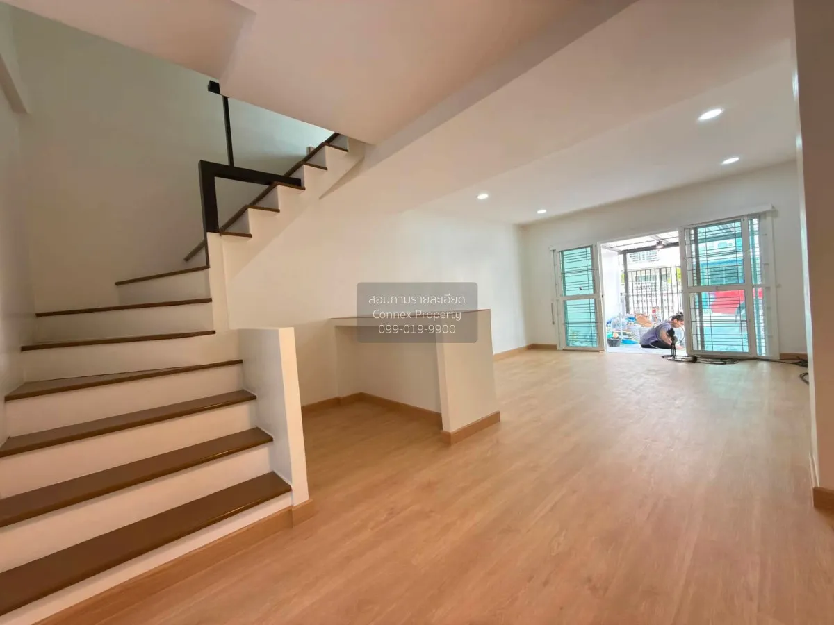 For Sale Townhouse/Townhome  , Suanluang Ville 5 , corner unit , 