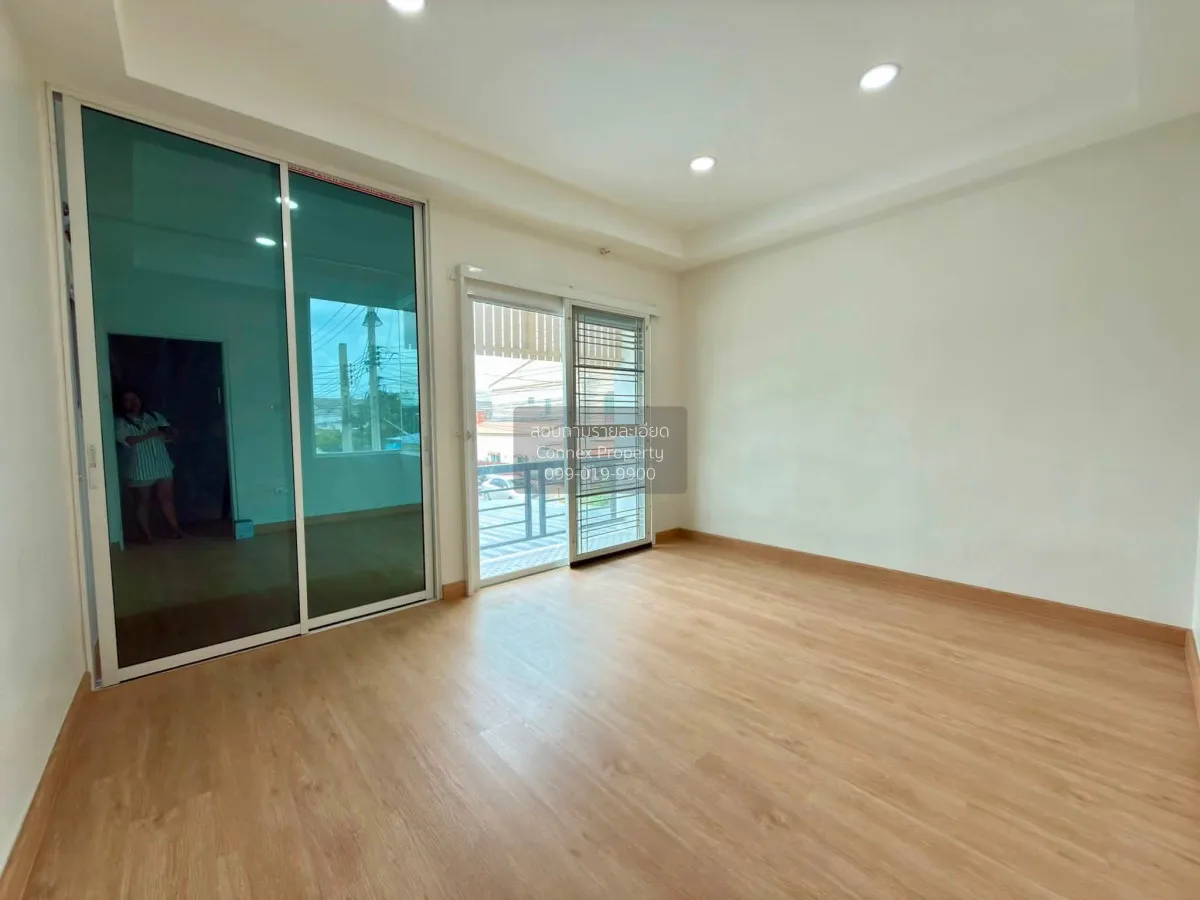 For Sale Townhouse/Townhome  , Suanluang Ville 5 , corner unit , 