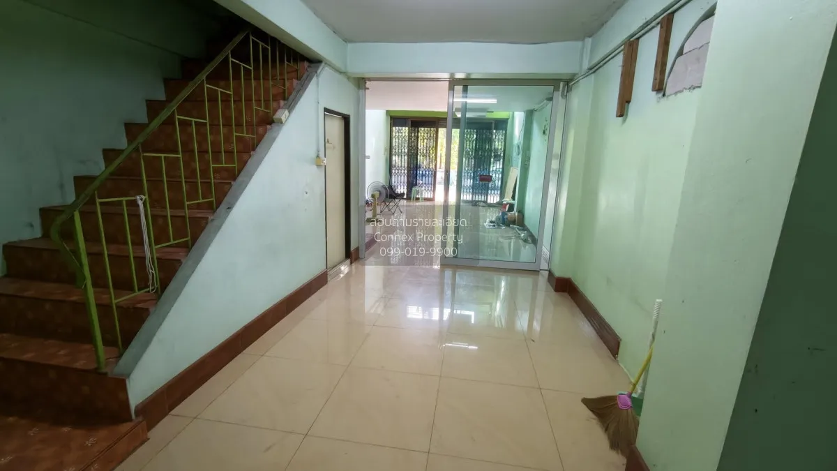 For Sale For sale: 4-story commercial building, 2 adjacent units  4