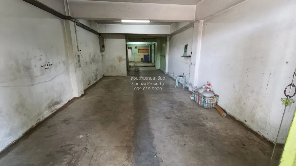 For Sale For sale: 4-story commercial building, 2 adjacent units 