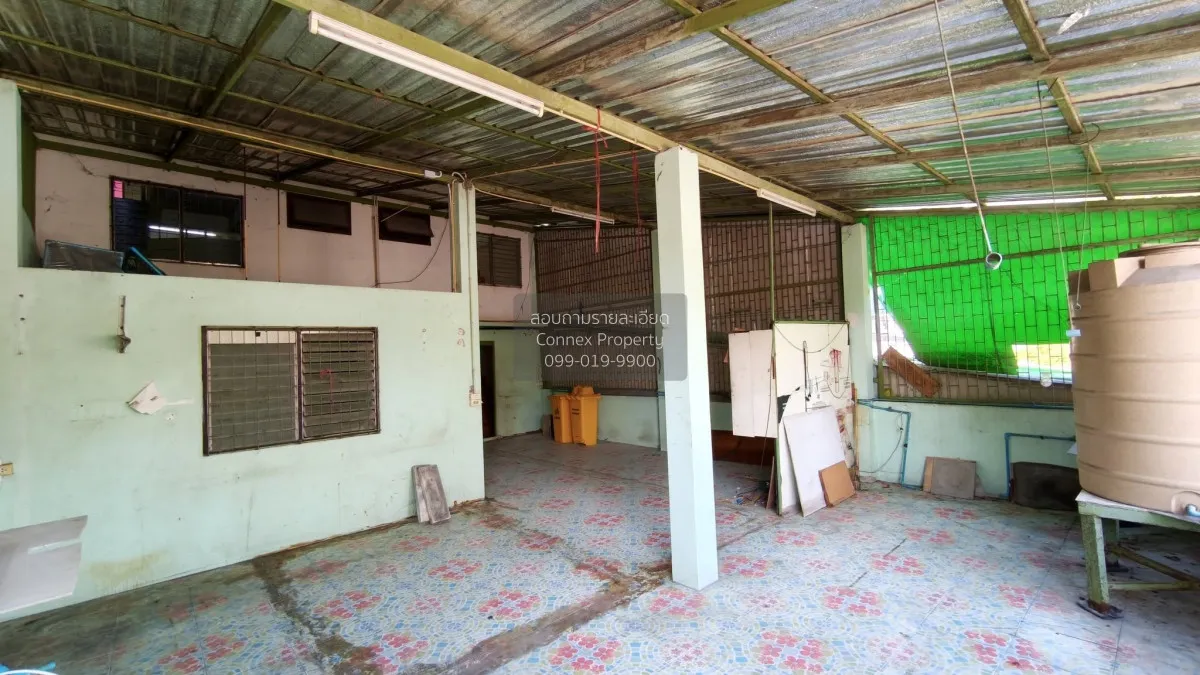For Sale For sale: 4-story commercial building, 2 adjacent units 