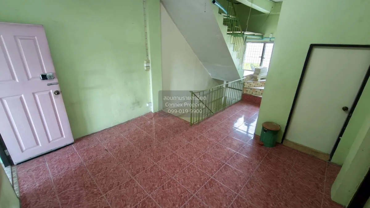 For Sale For sale: 4-story commercial building, 2 adjacent units 