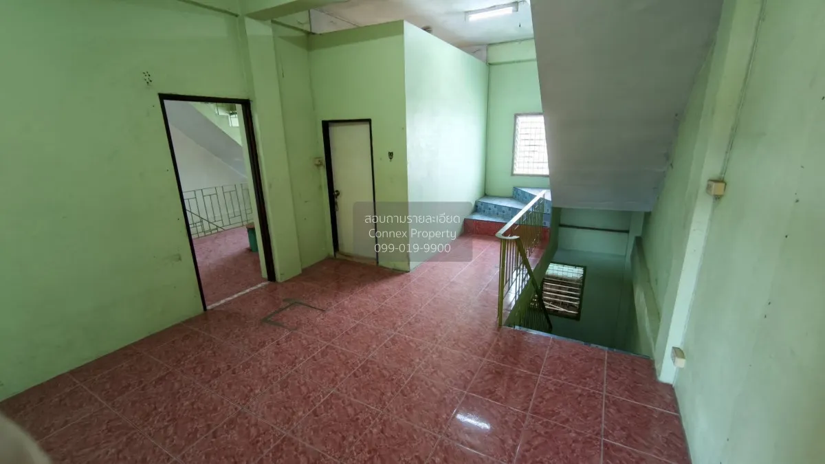 For Sale For sale: 4-story commercial building, 2 adjacent units 