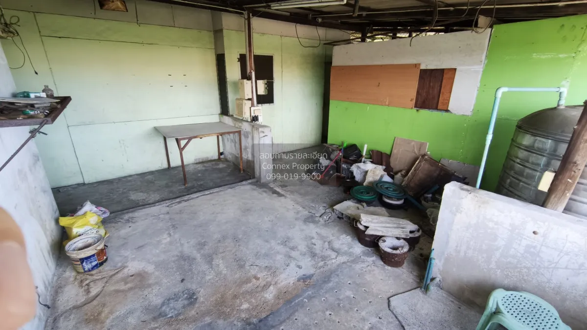 For Sale For sale: 4-story commercial building, 2 adjacent units 