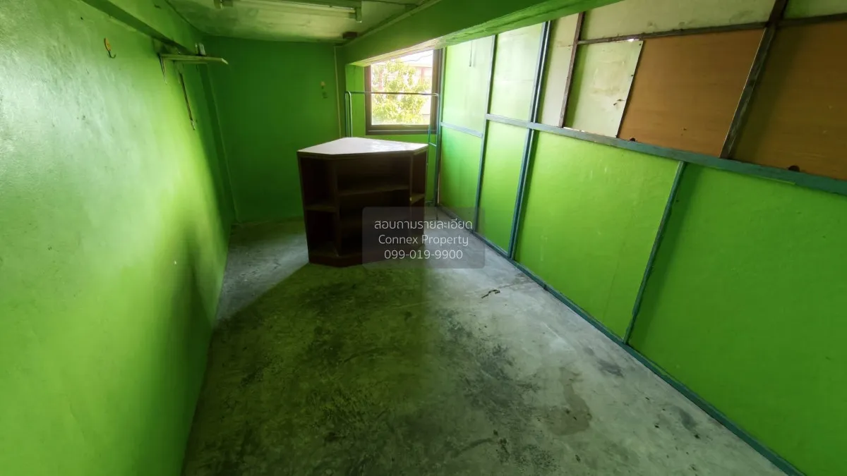 For Sale For sale: 4-story commercial building, 2 adjacent units 