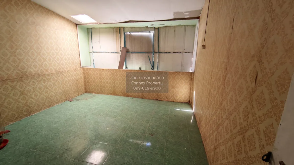 For Sale For sale: 4-story commercial building, 2 adjacent units 