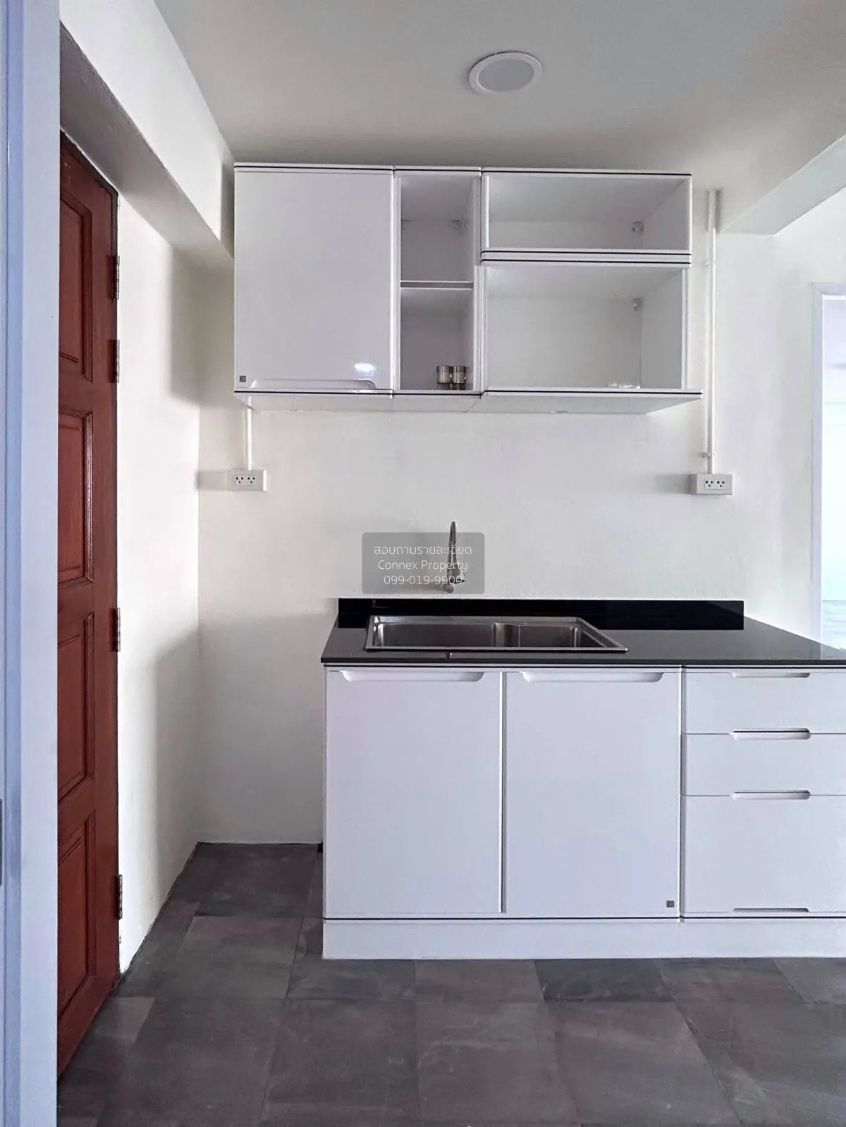 For Sale Condo , Exclusive Place , corner unit , Chomphon , Chatu