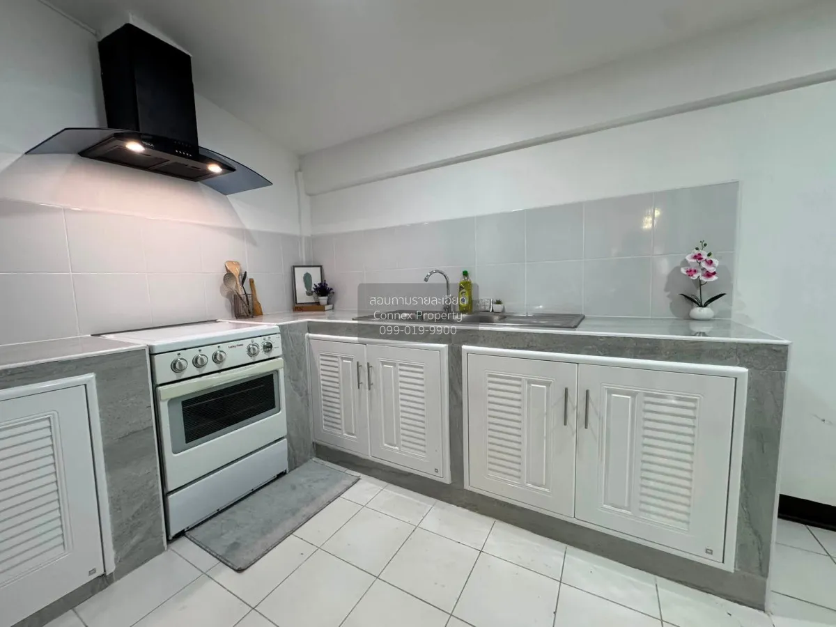 For Sale  3-Storey Townhouse, Thappraya Soi 10 , Mueang Phata , B 4
