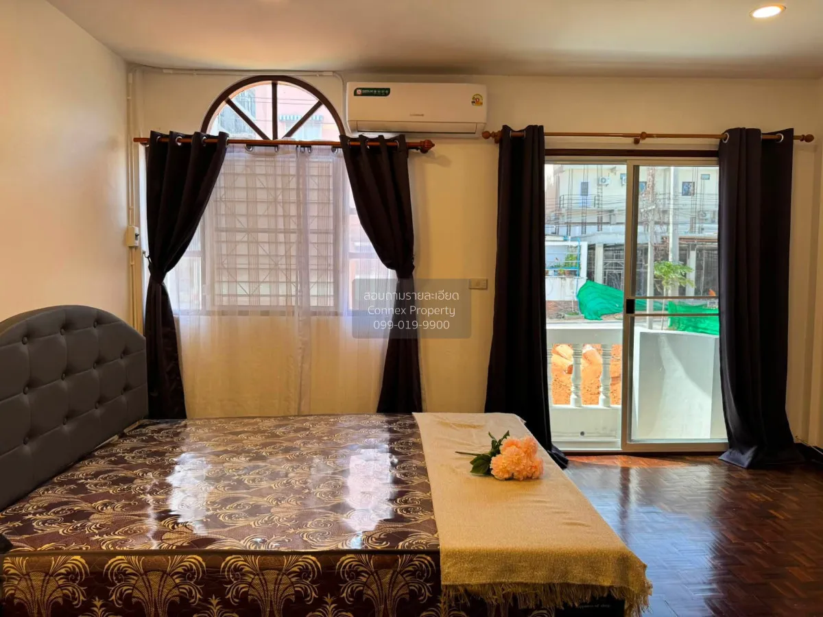 For Sale  3-Storey Townhouse, Thappraya Soi 10 , Mueang Phata , B