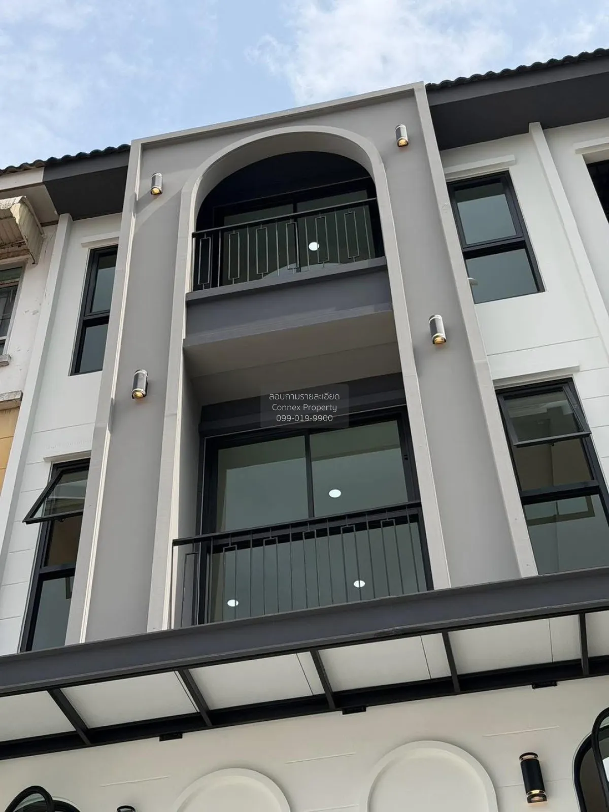 ขายทาวน์โฮม 4 ชั้น ลาดพร้าว 110 รีโนเวทใหม่ คลองจั่น เขต บางกะปิ  2