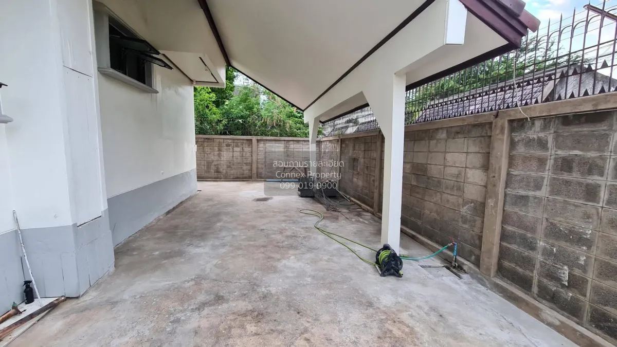 ขายบ้านเดี่ยว 2 ชั้น โซนหมู่บ้านหงส์ประยูร ห่างสถานีรถไฟฟ้า 2 กม.