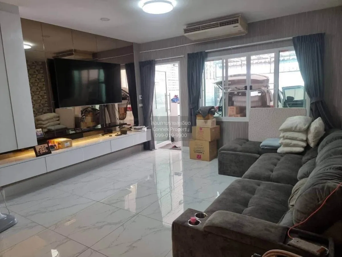 For Rent Four-  storey Townhouse, 80 square wah, Soi Yim Phatthan 2