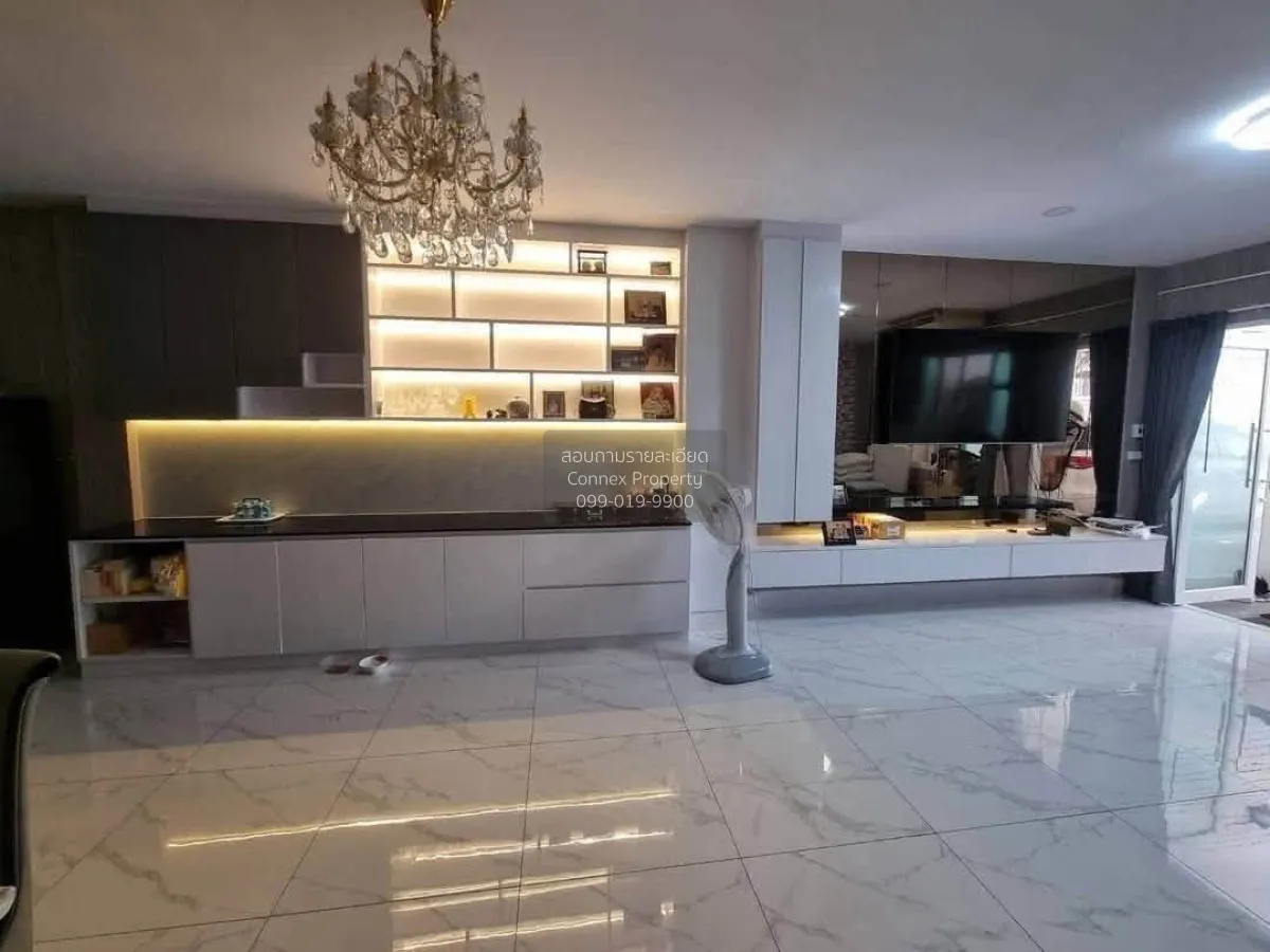 For Rent Four-  storey Townhouse, 80 square wah, Soi Yim Phatthan 4
