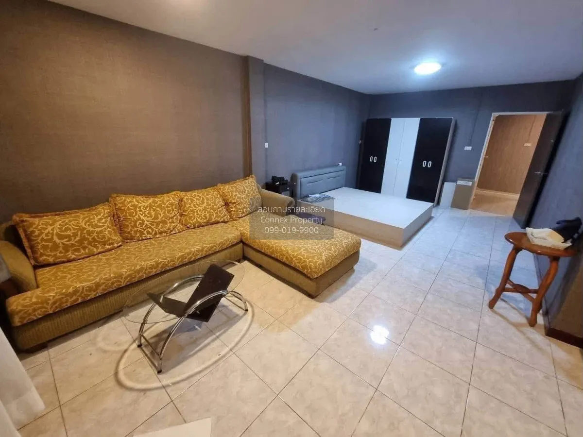For Rent Four-  storey Townhouse, 80 square wah, Soi Yim Phatthan