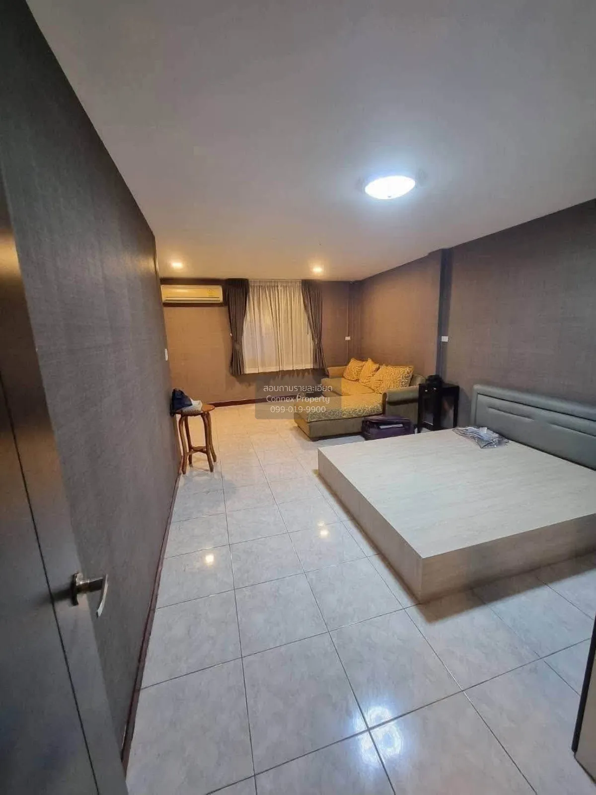 For Rent Four-  storey Townhouse, 80 square wah, Soi Yim Phatthan