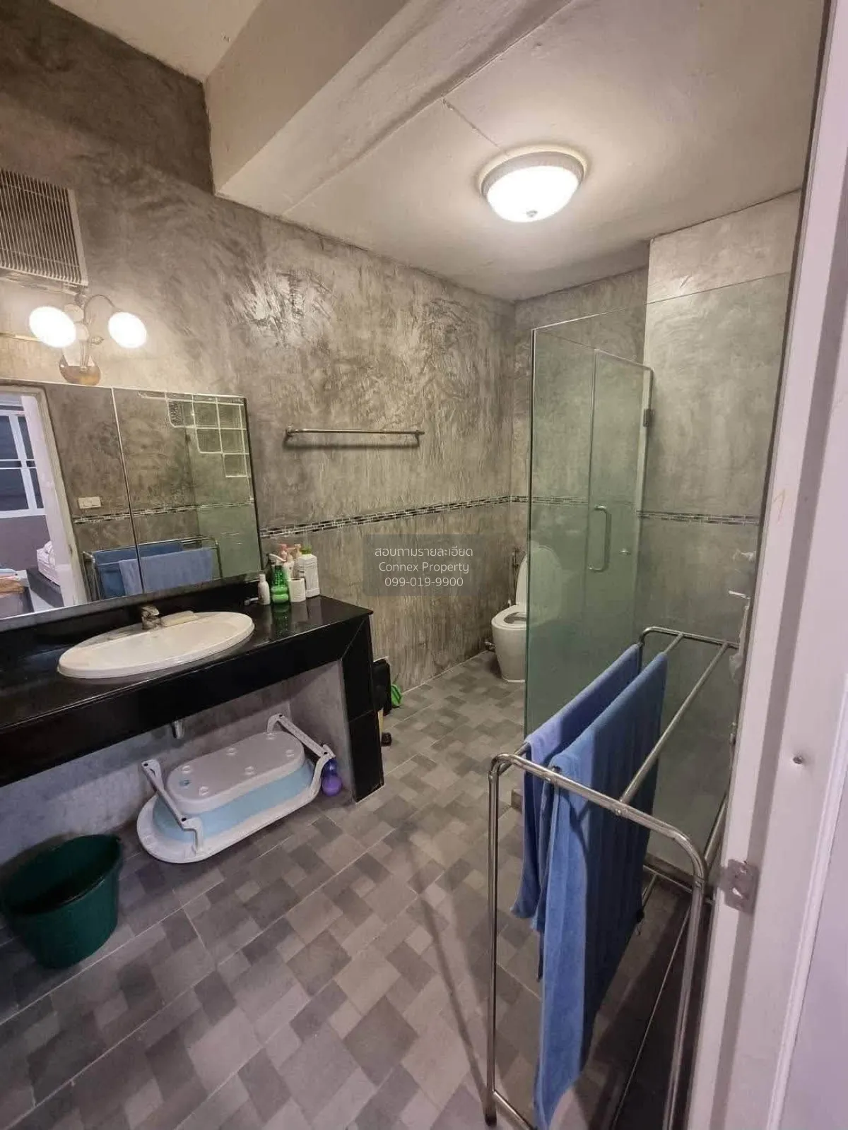 For Rent Four-  storey Townhouse, 80 square wah, Soi Yim Phatthan