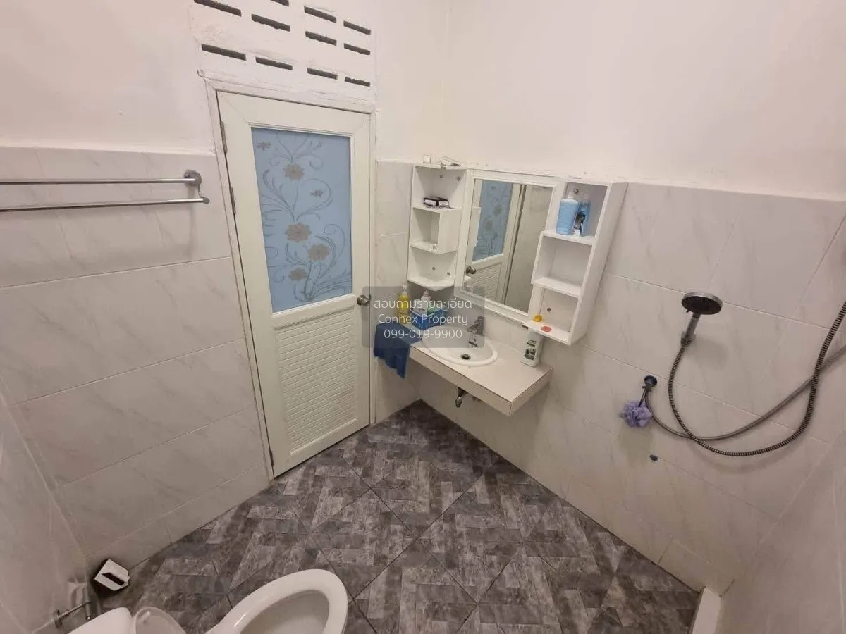 For Rent Four-  storey Townhouse, 80 square wah, Soi Yim Phatthan