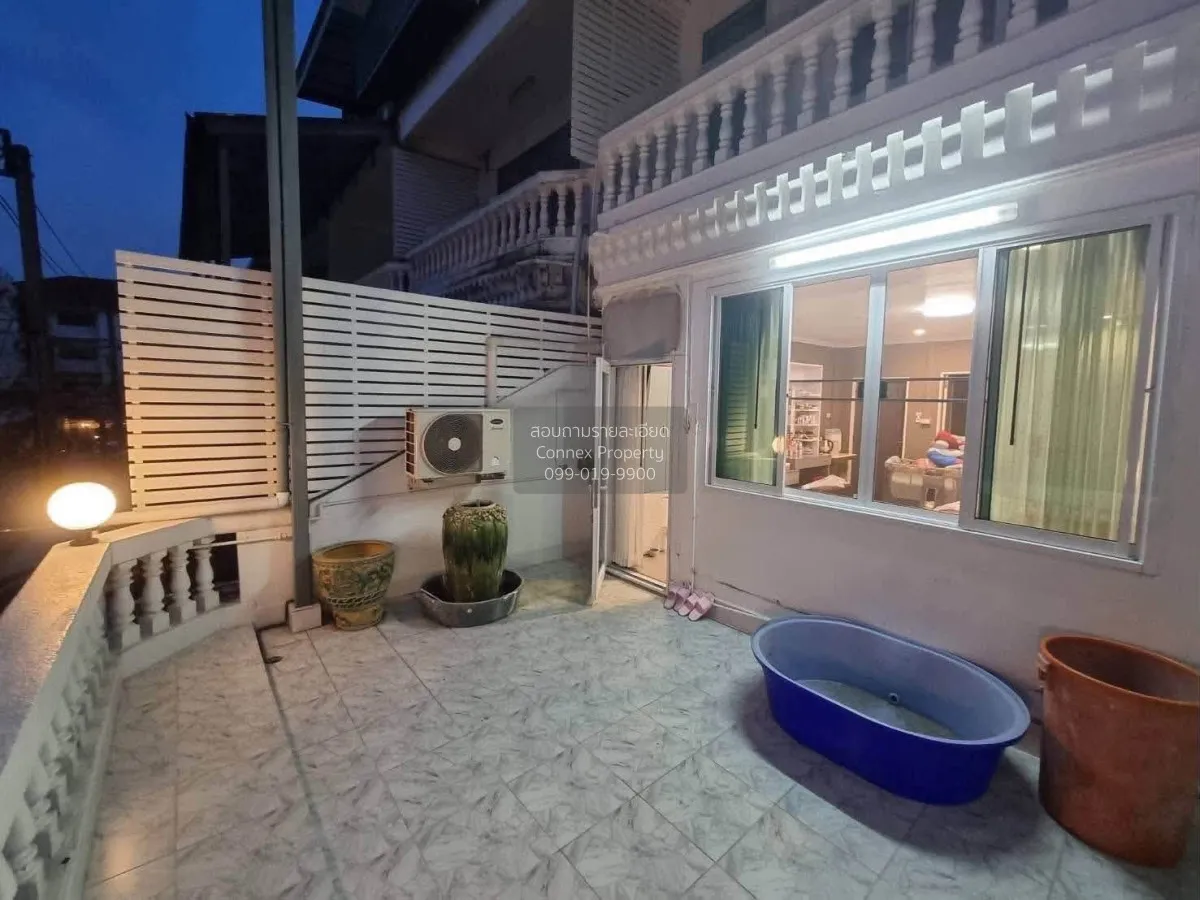 For Rent Four-  storey Townhouse, 80 square wah, Soi Yim Phatthan