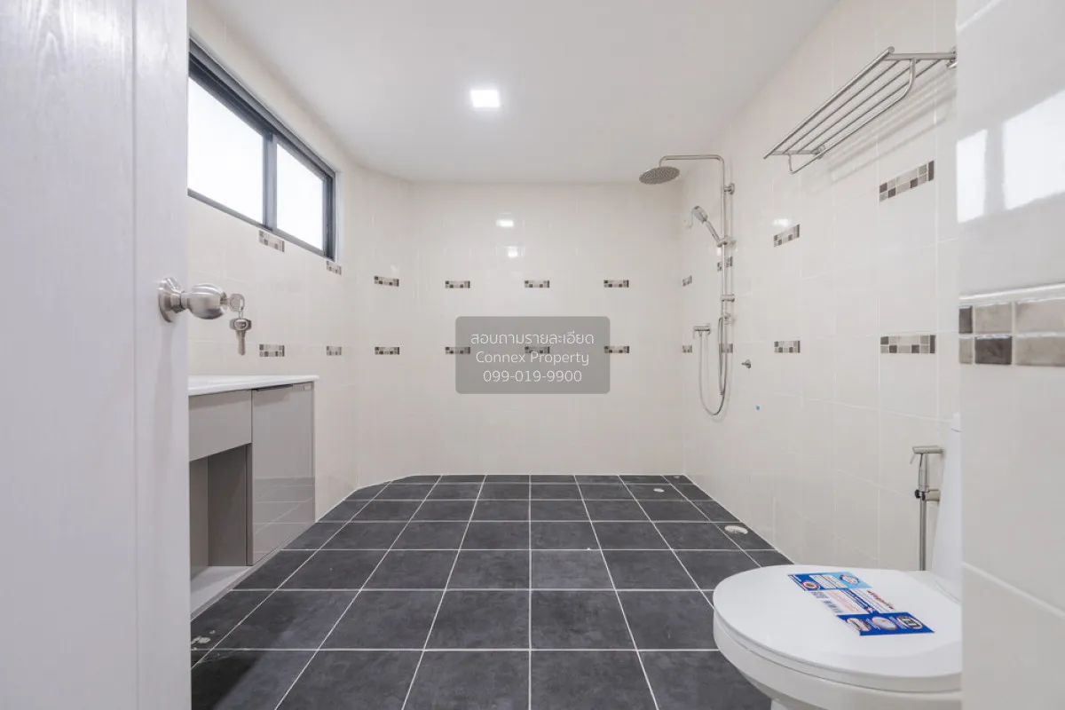 For Sale Condo , Phisawit Tower , newly renovated , BTS-Phahon Yo