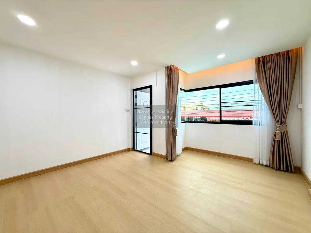 ขายบ้านทาวน์เฮาส์รีโนเวทใหม่ทั้งหลัง พร้อมเข้าอยู่  ซอยสวนผัก 19 