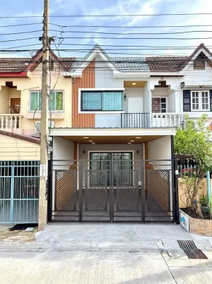 ขายบ้านทาวน์เฮาส์รีโนเวทใหม่ทั้งหลัง พร้อมเข้าอยู่  ซอยสวนผัก 19 ตลิ่งชัน รีโนเวทใหม่ ตลิ่งชัน เขต ตลิ่งชัน กรุงเทพ CX-173348