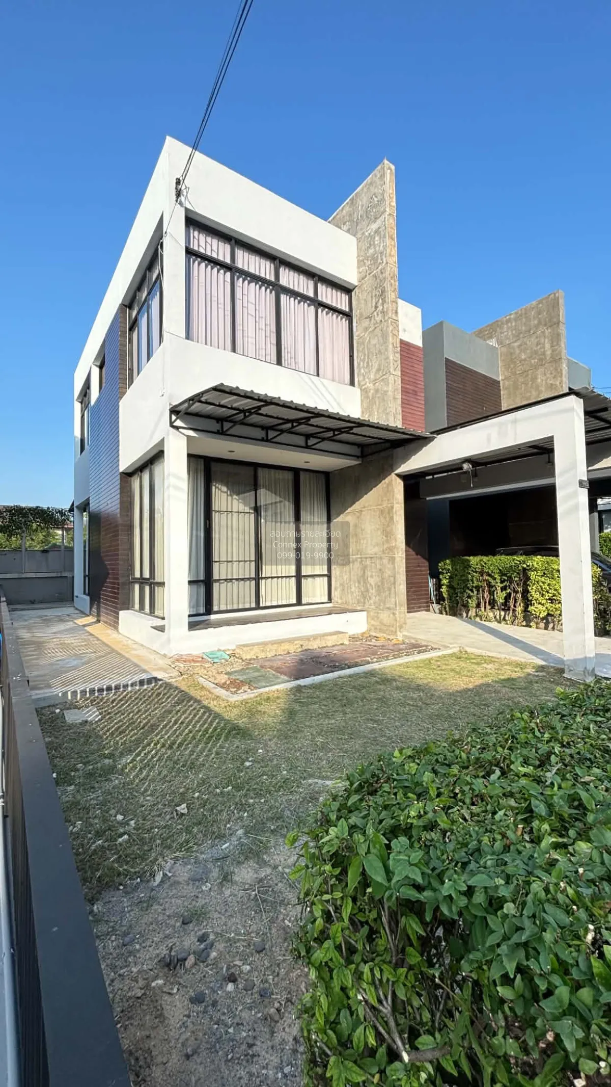 For Sale House , The Season Phetkasem 69 , corner unit , wide fro 1
