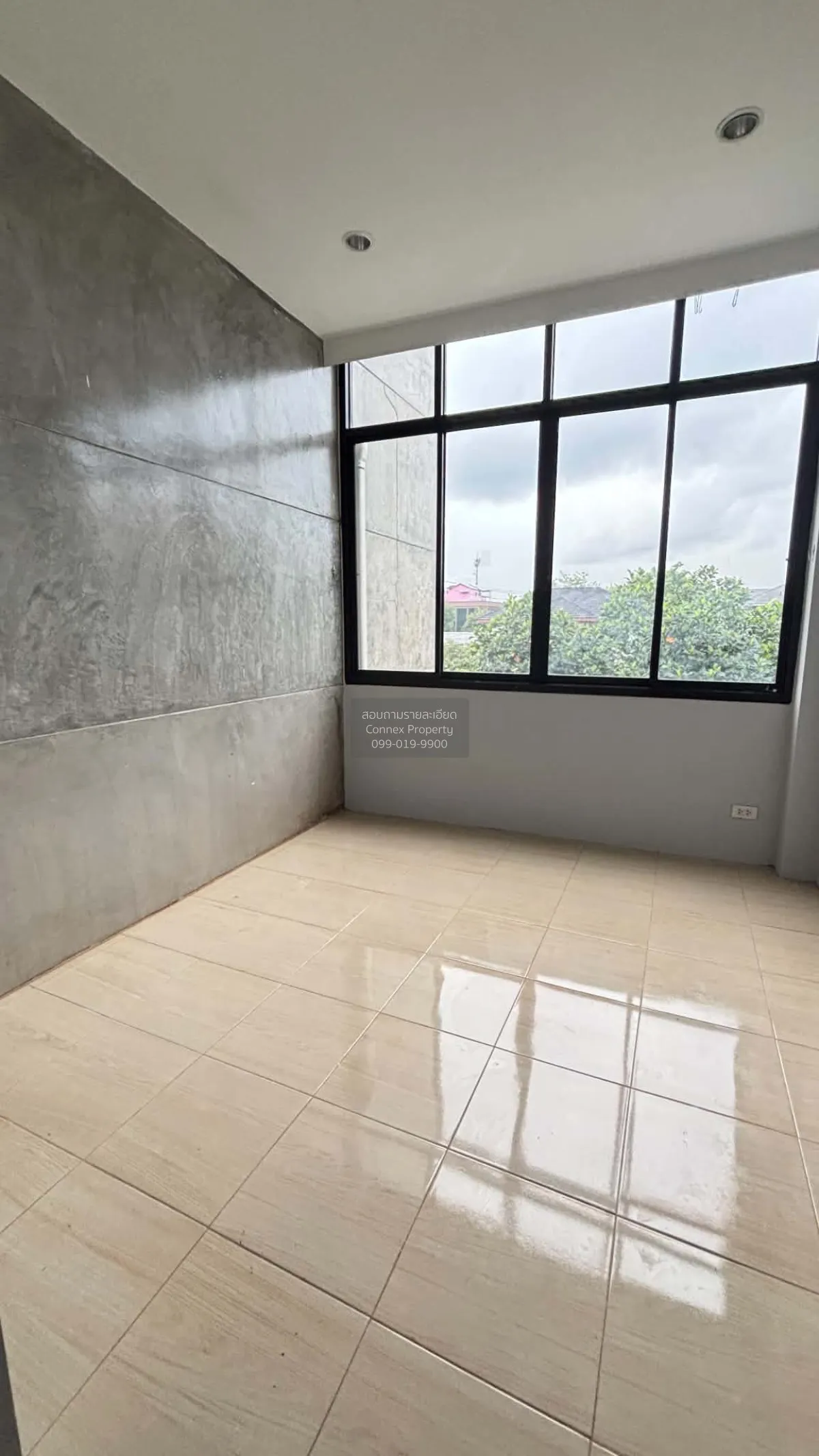 For Sale House , The Season Phetkasem 69 , corner unit , wide fro