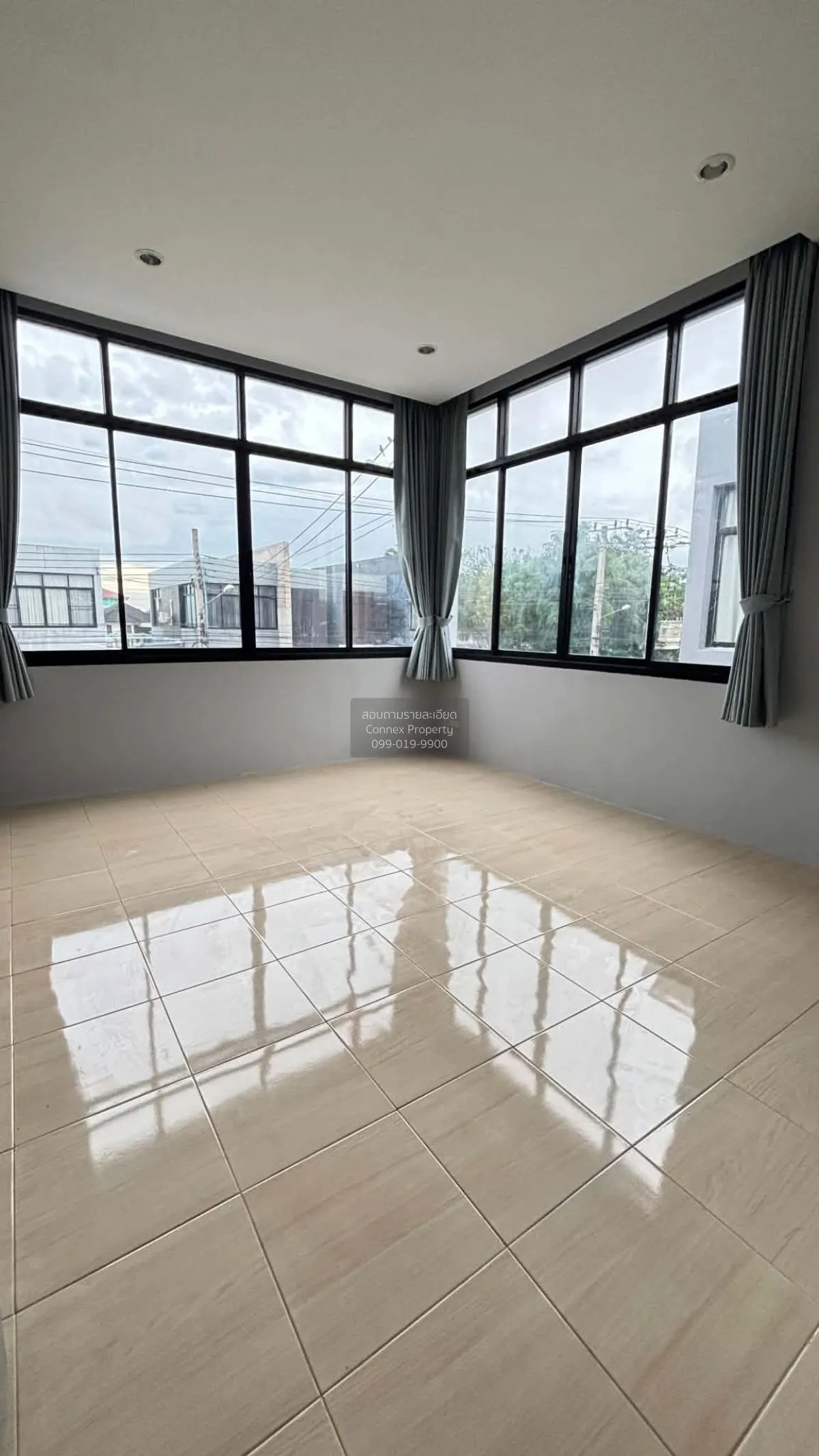For Sale House , The Season Phetkasem 69 , corner unit , wide fro