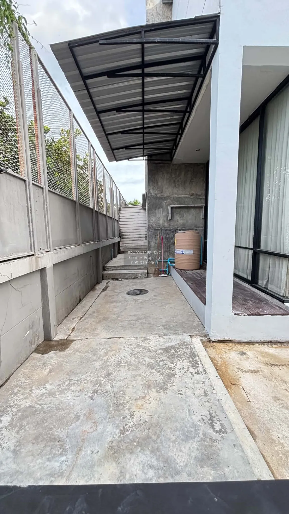For Sale House , The Season Phetkasem 69 , corner unit , wide fro
