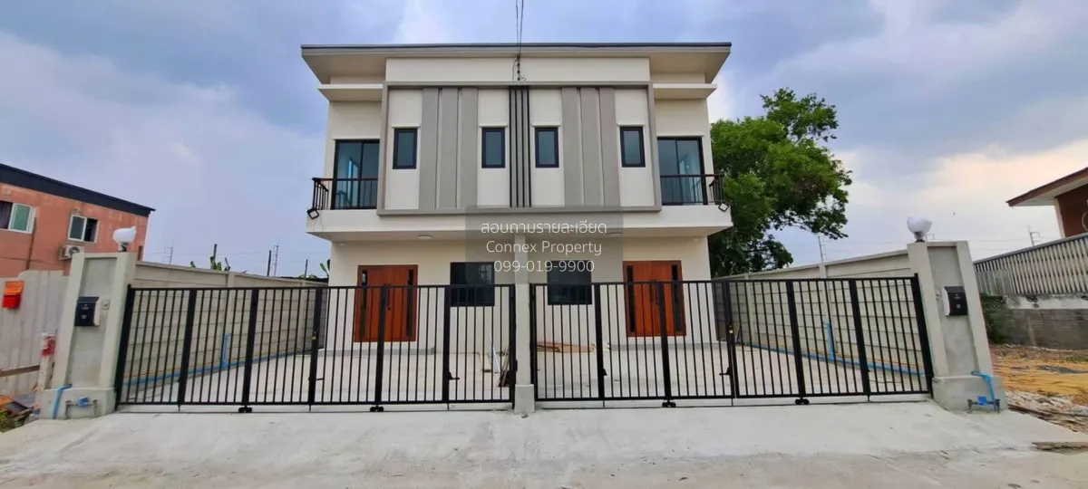For Sale Newly built corner-unit townhome, 25 sq. wah. , Khlong S 1