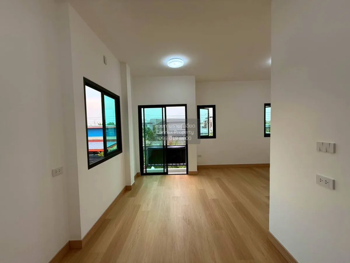 For Sale Newly built corner-unit townhome, 25 sq. wah. , Khlong S