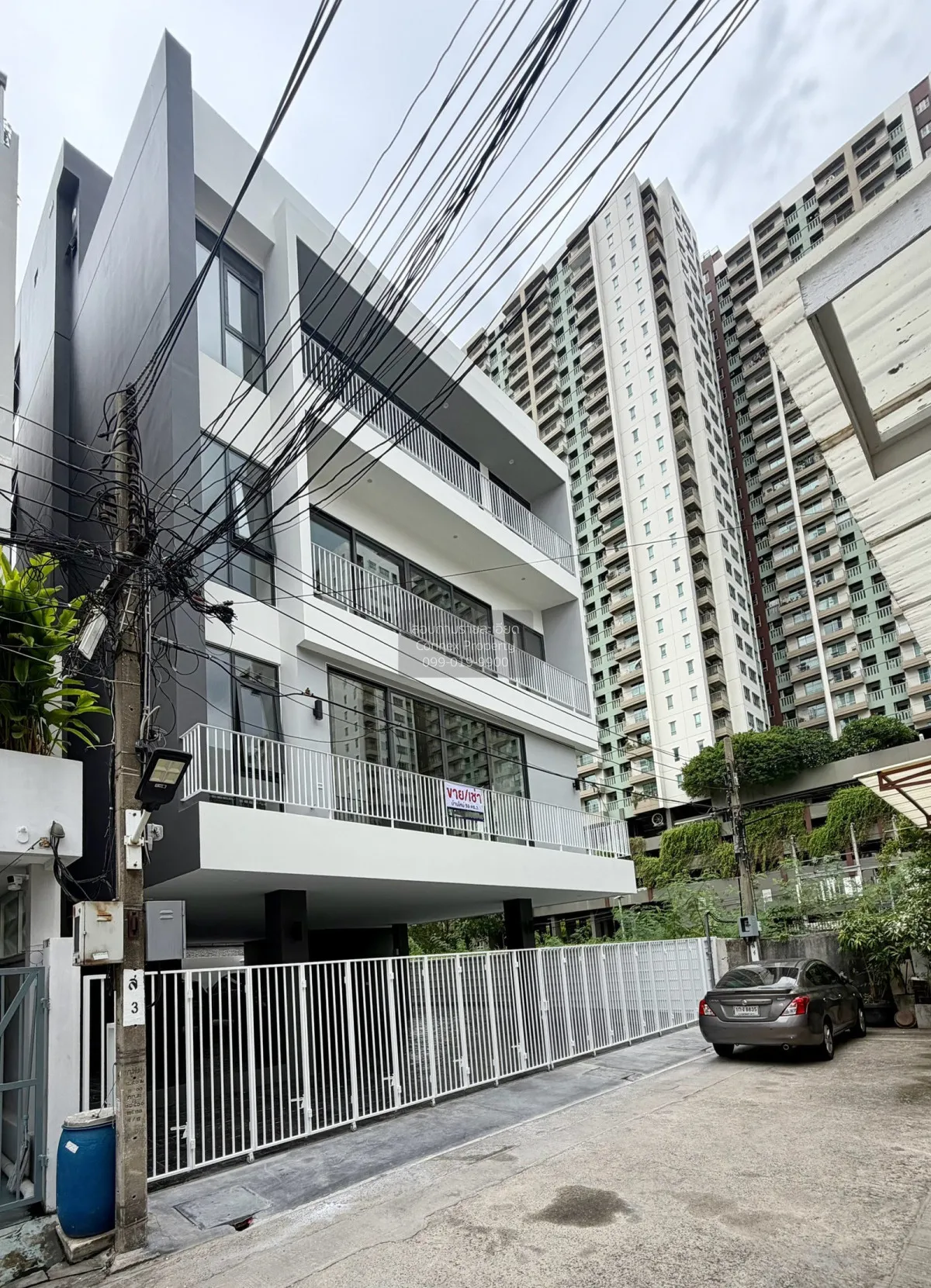 For Sale 5 - storey home office, 60 square wah, Rama 9. , Huai Kh 2