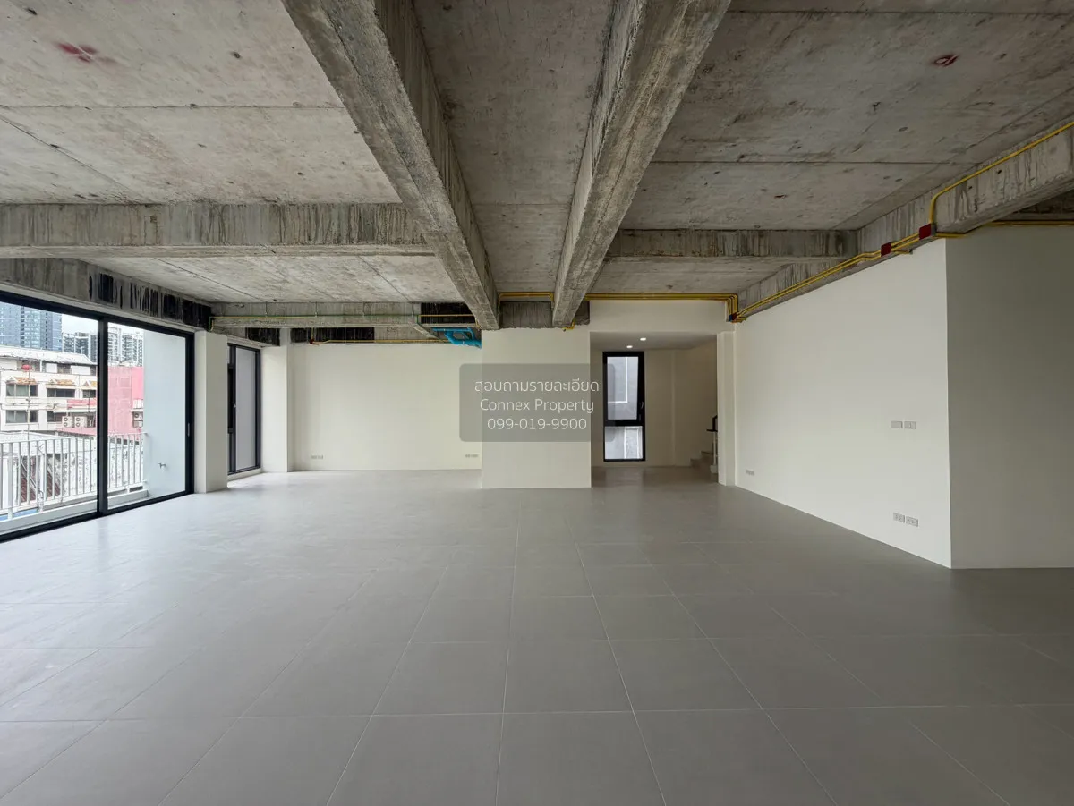 For Sale 5 - storey home office, 60 square wah, Rama 9. , Huai Kh